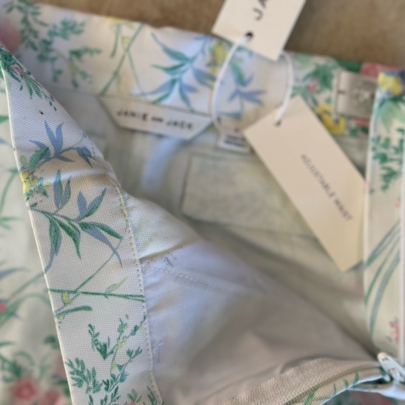 Janie and Jack Floral Shorts - Picture 3 of 7